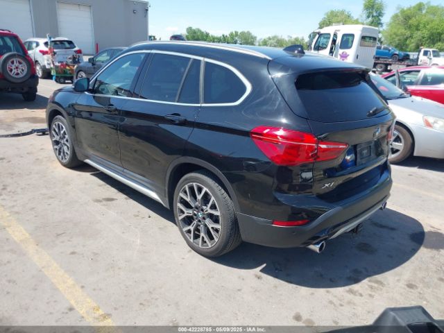 2021 BMW X1 WBXJG9C00M5T85183 Photo 2