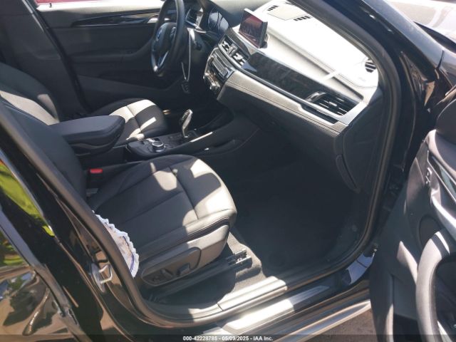 2021 BMW X1 WBXJG9C00M5T85183 Photo 4