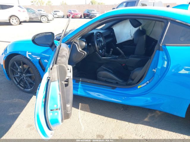 2024 TOYOTA GR86 JF1ZNBE19R8757439 Photo 4
