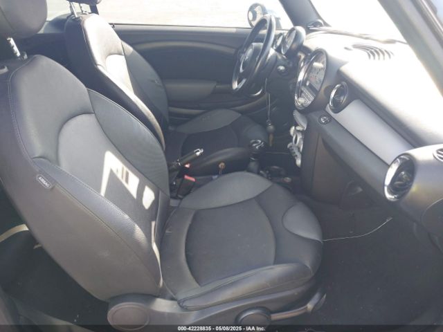2010 MINI COOPER WMWMR3C56ATU98301 Photo 4