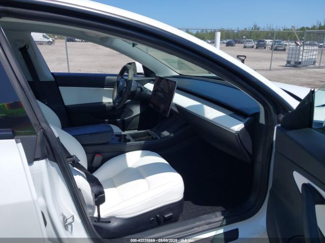 2021 TESLA MODEL 3 5YJ3E1EB5MF847912 Photo 4