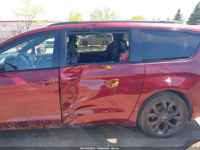 2C4RC1BG0KR638594 Chrysler Pacifica Touring L