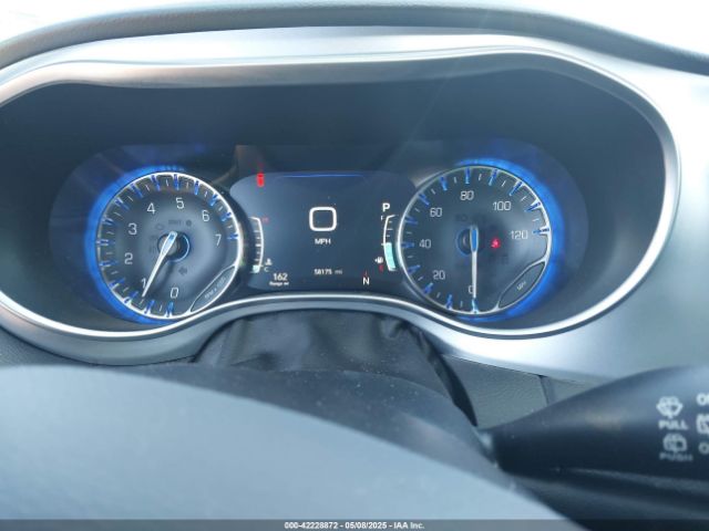 2C4RC1BG0KR638594 Chrysler Pacifica Touring L