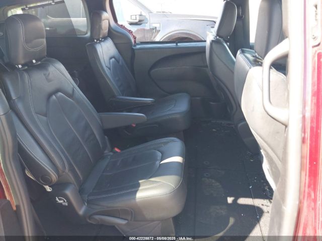 2C4RC1BG0KR638594 Chrysler Pacifica Touring L