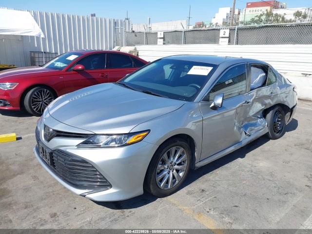 4T1C11AKXLU913826 Toyota CAMRY LE