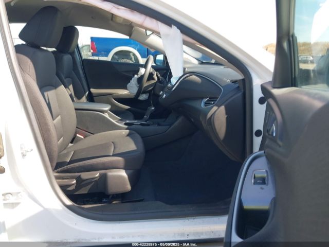 2019 CHEVROLET MALIBU 1G1ZC5ST4KF160927 Photo 4
