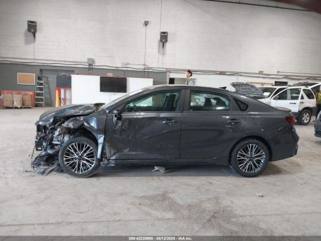 3KPF54AD3PE581872 KIA Forte Gt-line
