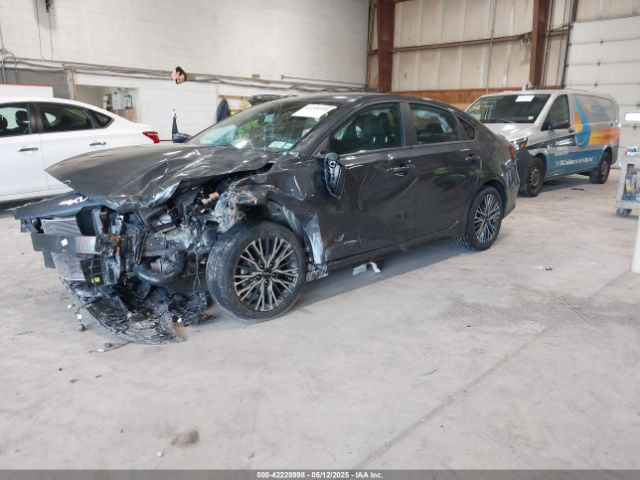 3KPF54AD3PE581872 KIA Forte Gt-line