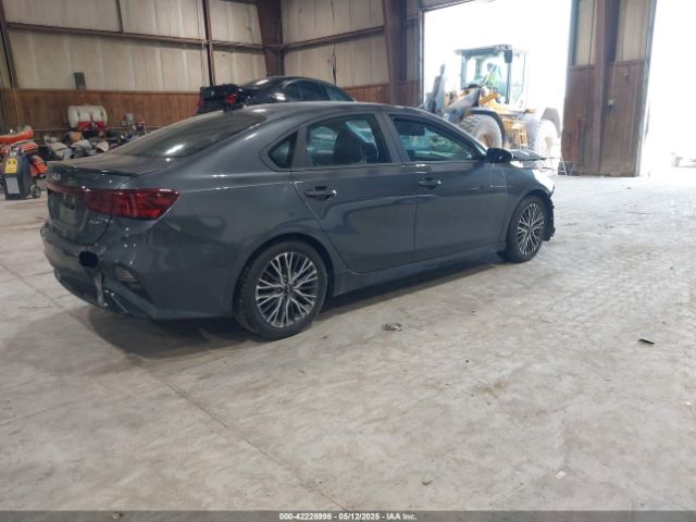 3KPF54AD3PE581872 KIA Forte Gt-line