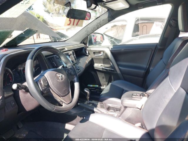 2T3NFREV6GW239717 Toyota RAV4 SE