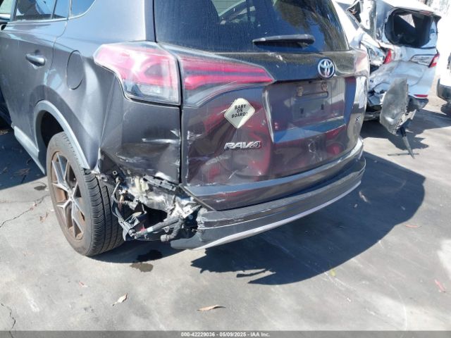 2T3NFREV6GW239717 Toyota RAV4 SE