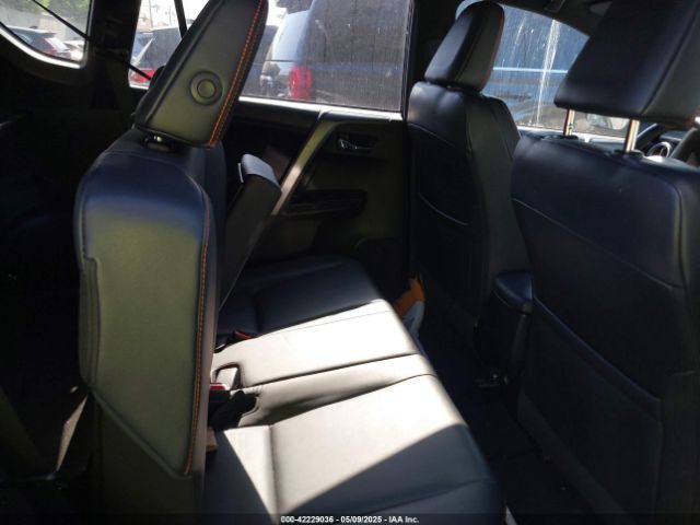 2T3NFREV6GW239717 Toyota RAV4 SE