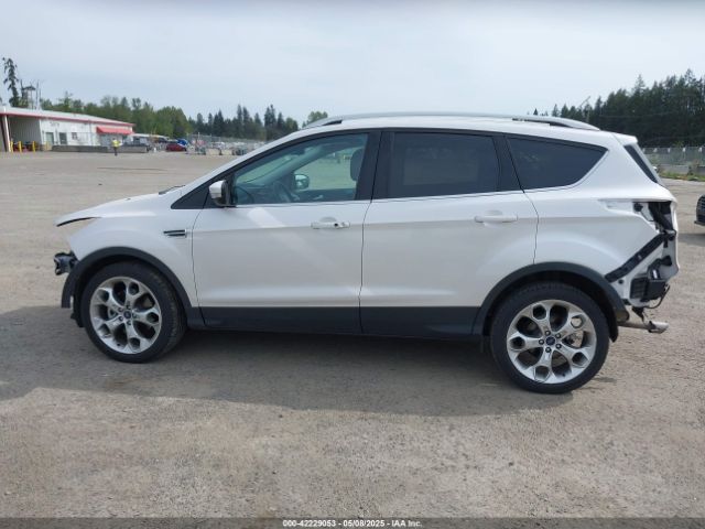 1FMCU9J94FUB96508 Ford Escape Titanium