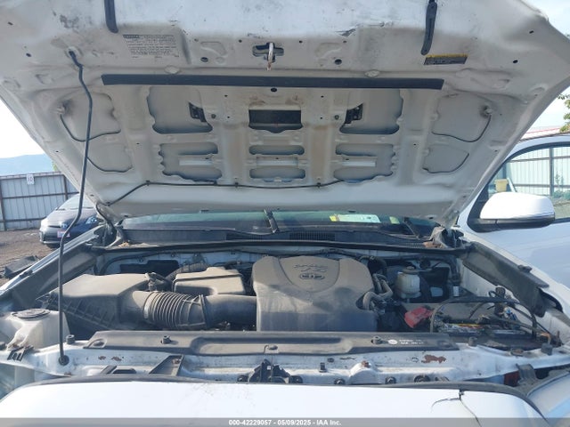 5TFDZ5BN0GX002152 Toyota Tacoma Sr5