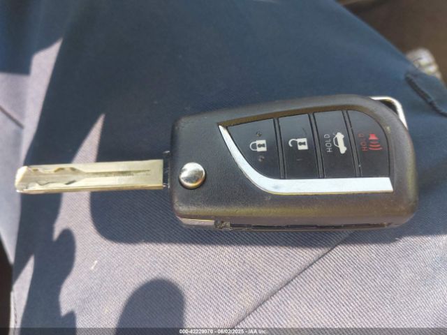4T1B11HK8JU039006 Toyota CAMRY LE