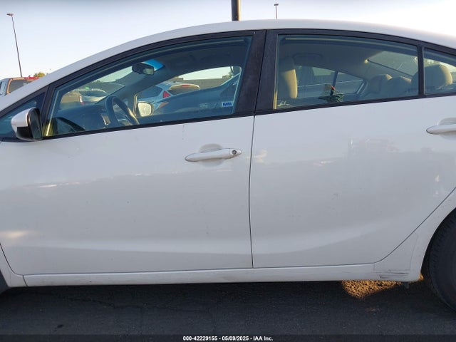 KIA FORTE LX 2017 3KPFK4A73HE017806 Image 14