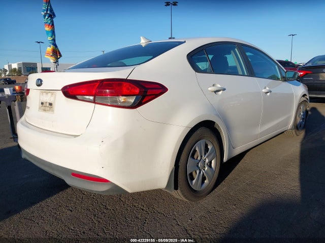 KIA FORTE LX 2017 3KPFK4A73HE017806 Image 4
