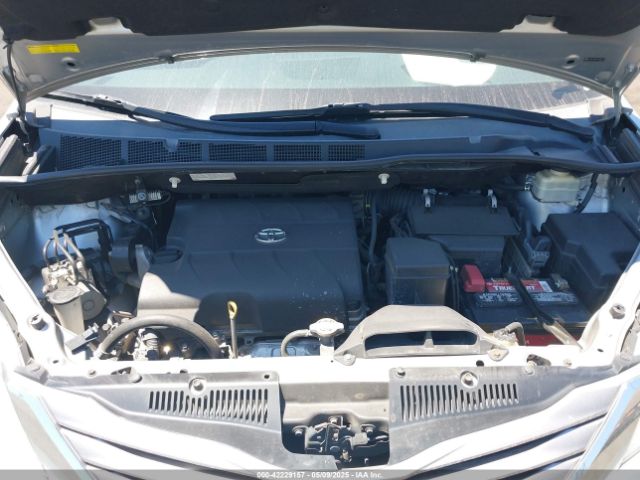 5TDYK3DC6FS656843 Toyota Sienna Xle 8 Passenger