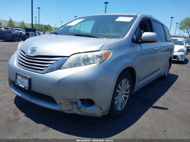 5TDYK3DC6FS656843 Toyota Sienna Xle 8 Passenger