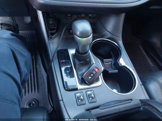 5TDKZRFH4HS520808 Toyota Highlander Se