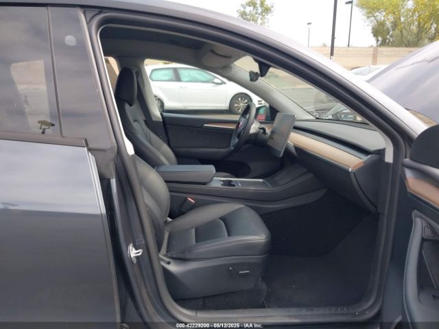 2023 TESLA MODEL Y 7SAYGDEFXPF897975 Photo 4