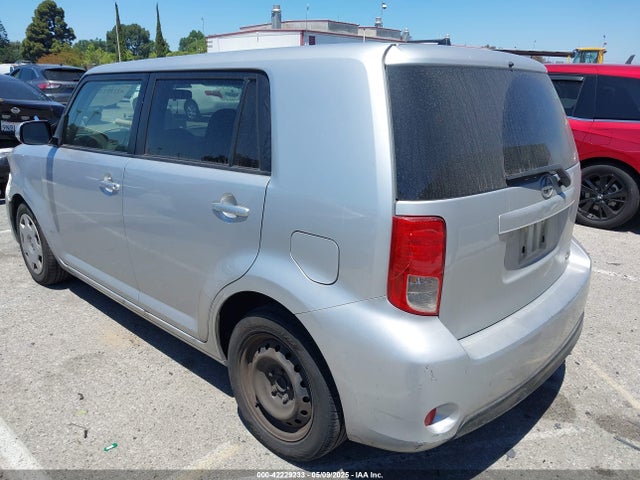 Scion XB 2014 JTLZE4FE3EJ066373 Image 3