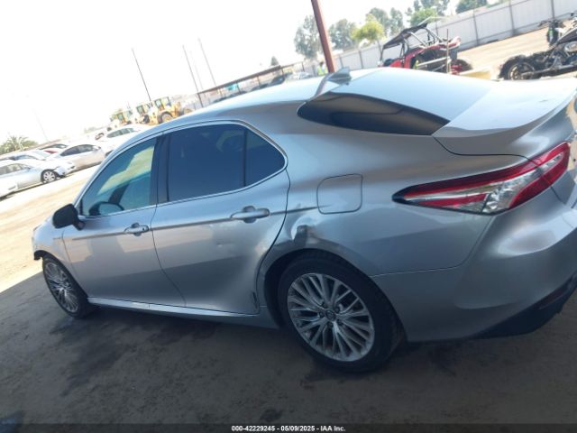 4T1B21HK1JU002828 Toyota Camry Hybrid Xle