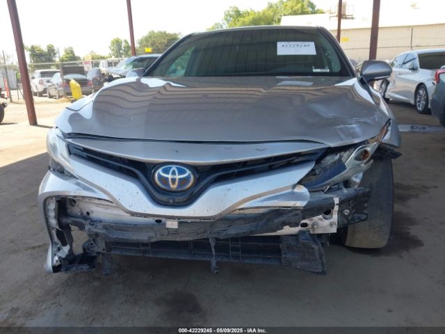 4T1B21HK1JU002828 Toyota Camry Hybrid Xle