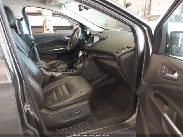 1FMCU9J98FUC05727 Ford Escape Titanium