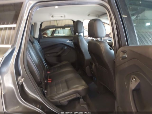 1FMCU9J98FUC05727 Ford Escape Titanium