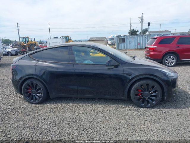 7SAYGDEF5NF546680 Tesla Model Y Performance Dual Motor All-wheel Drive
