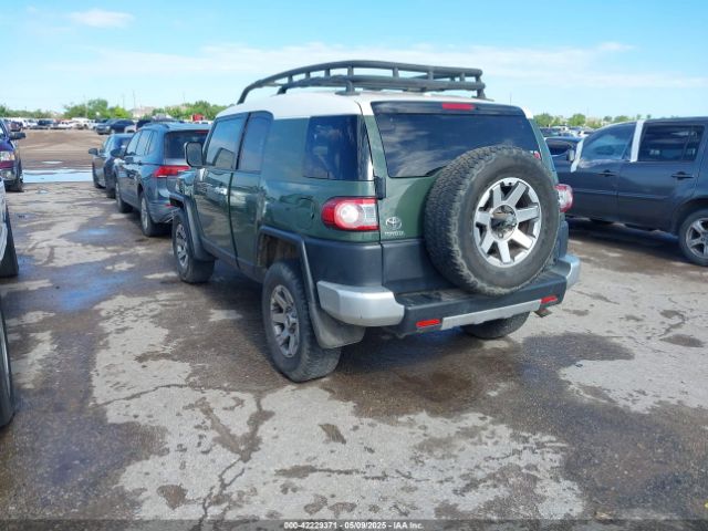 2014 TOYOTA FJ CRUISER JTEBU4BF1EK202956 Photo 2