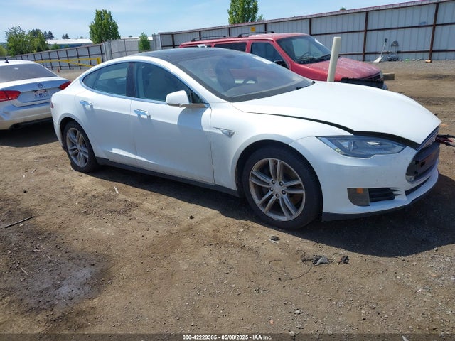 2013 TESLA MODEL S 5YJSA1CG8DFP09707 Photo 0
