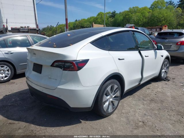 2021 TESLA MODEL Y 5YJYGAEE0MF149430 Photo 3