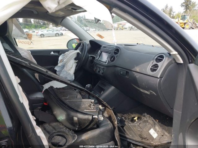WVGBV3AX0EW565615 Volkswagen TIGUAN SE