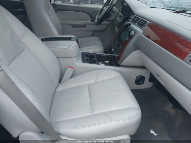 1GNSCJE07ER116692 Chevrolet Suburban 1500 Lt