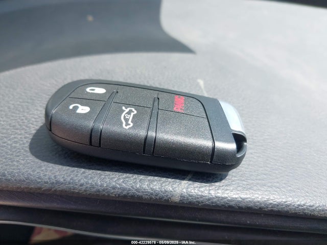 1C3CCCAB2FN648025 Chrysler 200 Limited