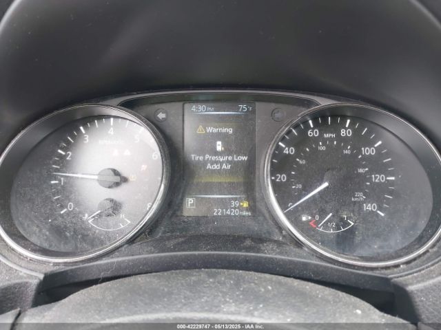 JN8AT2MV2HW256960 Nissan ROGUE S