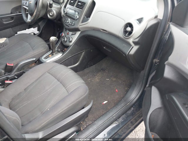 1G1JC5SHXF4131748 Chevrolet Sonic Lt Auto