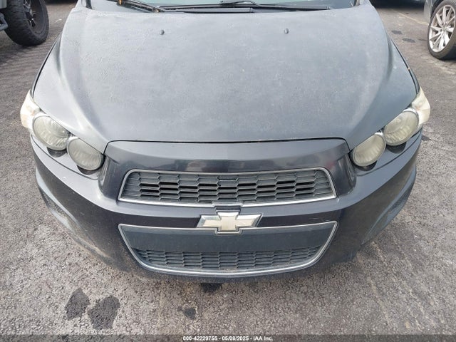 1G1JC5SHXF4131748 Chevrolet Sonic Lt Auto