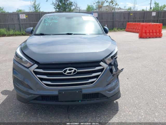 KM8J2CA40JU674267 Hyundai TUCSON SE