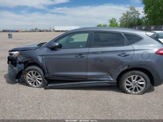 KM8J2CA40JU674267 Hyundai TUCSON SE