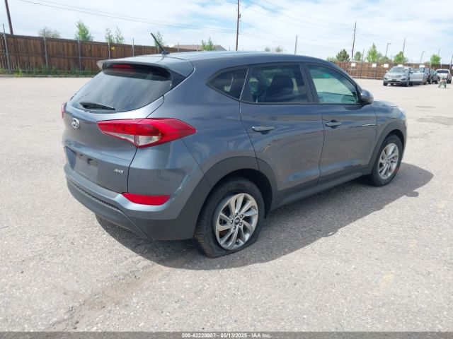 KM8J2CA40JU674267 Hyundai TUCSON SE