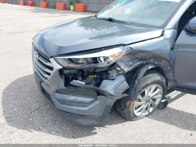 KM8J2CA40JU674267 Hyundai TUCSON SE