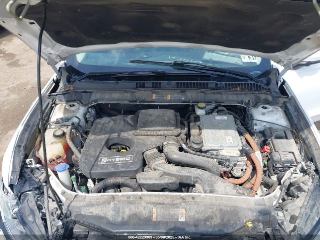 3FA6P0LU0HR217389 Ford Fusion Hybrid Se