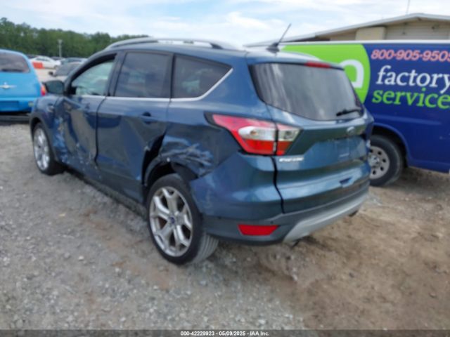 1FMCU0J9XJUA61277 Ford Escape Titanium