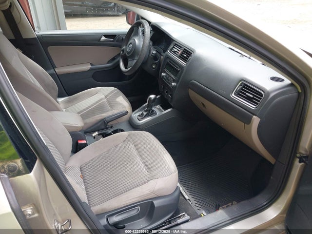 3VW2K7AJ0EM231386 Volkswagen Jetta 2.0l S
