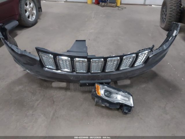 1C4RJFCT0JC220364 Jeep Grand Cherokee Overland 4x4