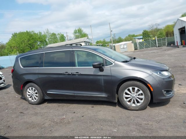 2C4RC1BG5HR705277 Chrysler Pacifica Touring-l