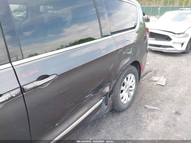 2C4RC1BG5HR705277 Chrysler Pacifica Touring-l